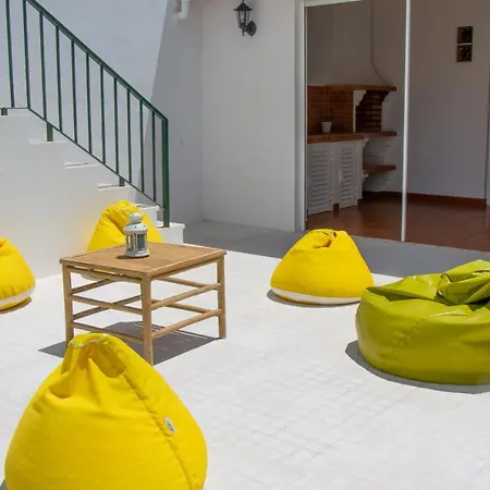 Mahara Caparica Surf Camp